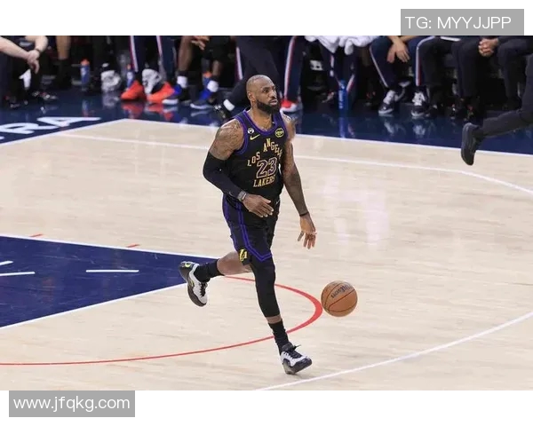 大卫-詹姆斯当选本赛季最有价值球员