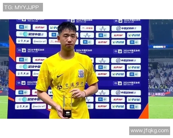 玉昆鲍亚雄精彩扑点助力球队逆转胜利展现非凡球技与团队精神 玉昆鲍亚雄精彩扑点助力球队逆转胜利展现非凡球技与团队精神